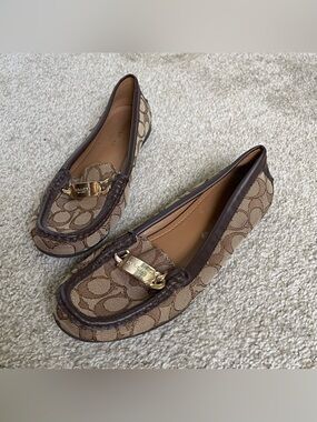 COACH Signature Olive Loafers Womens US 7.5 B Brown Canvas Leather Driving Shoes